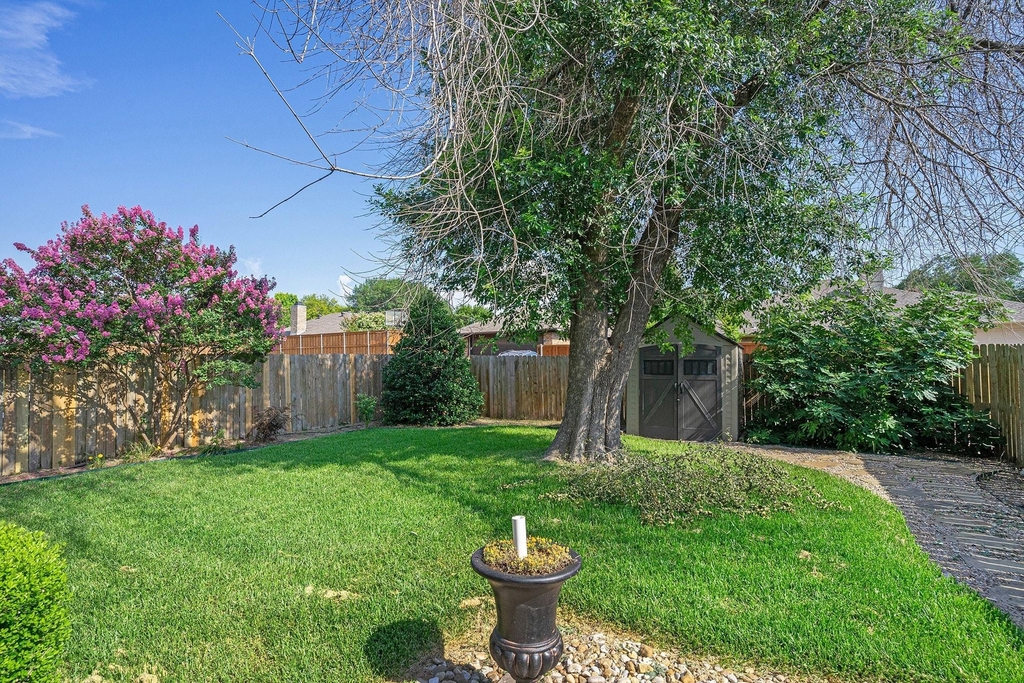 802 Pebblebrook Drive - Photo 21