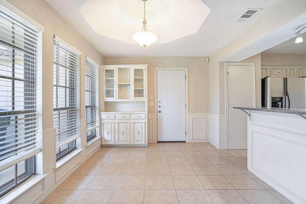 802 Pebblebrook Drive - Photo 10
