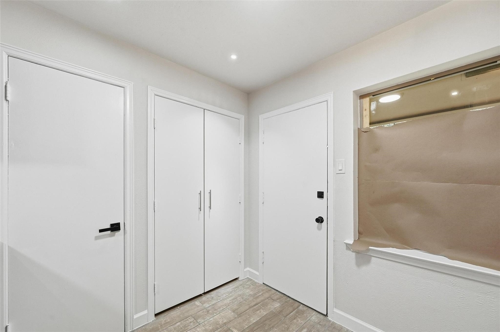 11410 Park Central Place - Photo 15