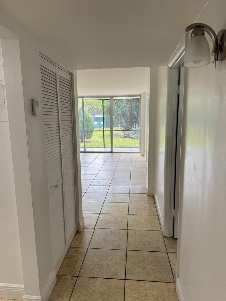 115 Royal Park Drive - Photo 3