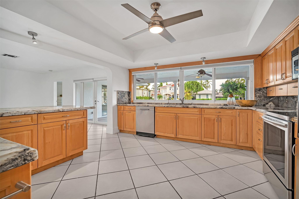 2427 Sea Island Drive - Photo 15