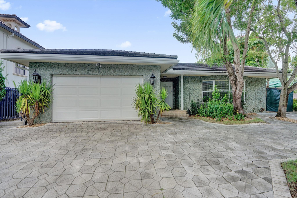 2427 Sea Island Drive - Photo 2