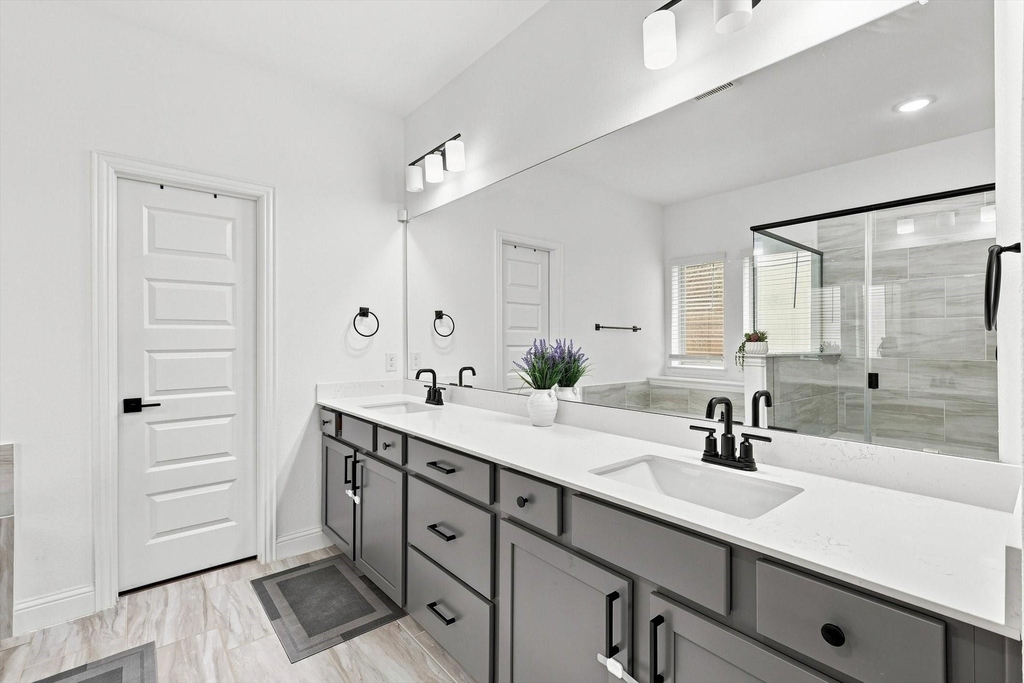 1717 Canals Drive - Photo 13