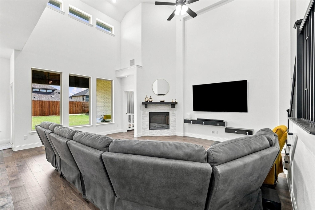 1717 Canals Drive - Photo 7