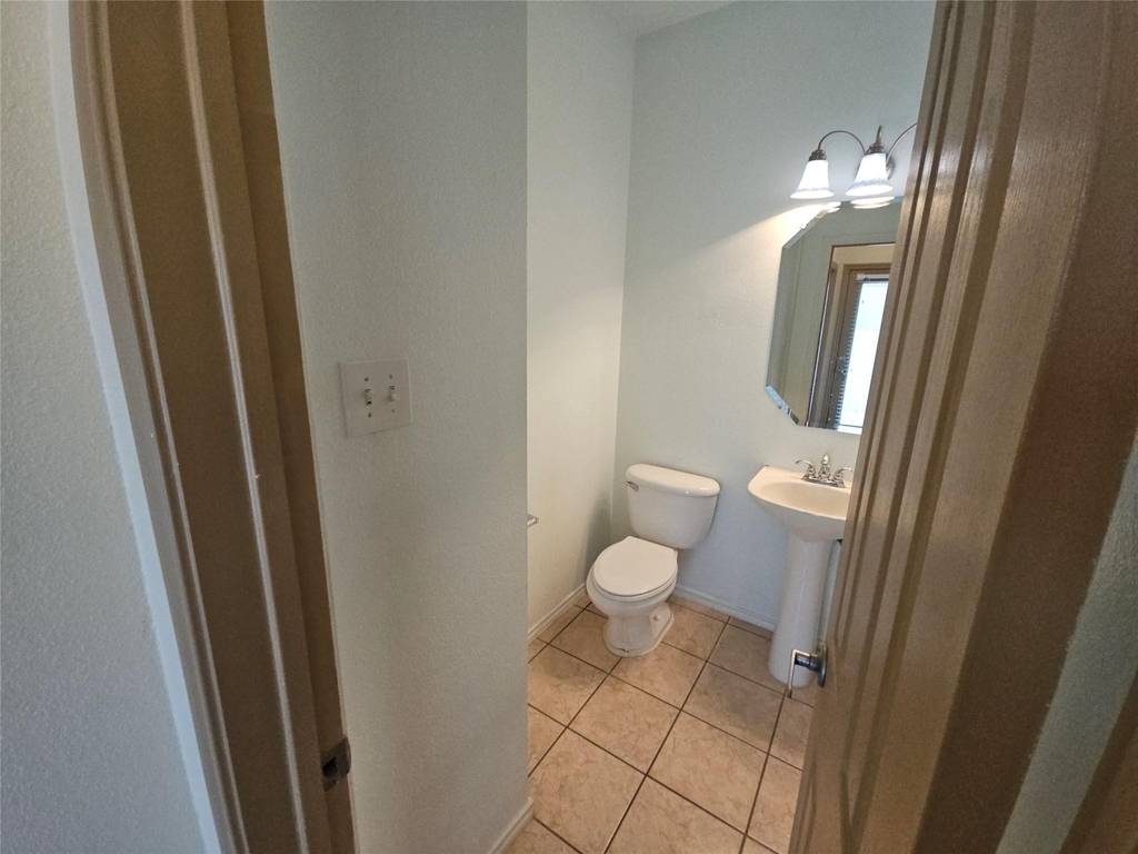 10945 Hawks Landing Road - Photo 9