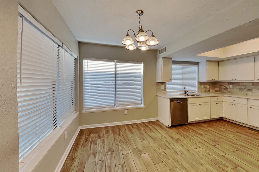 3413 Castle Rock Lane - Photo 3