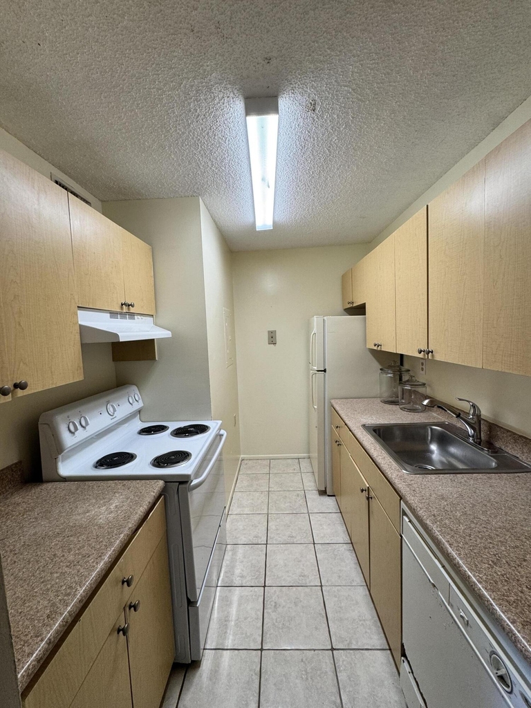 1167 Benoist Farms Road - Photo 3