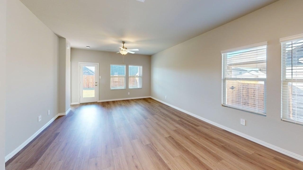 505 Blanton Street - Photo 4