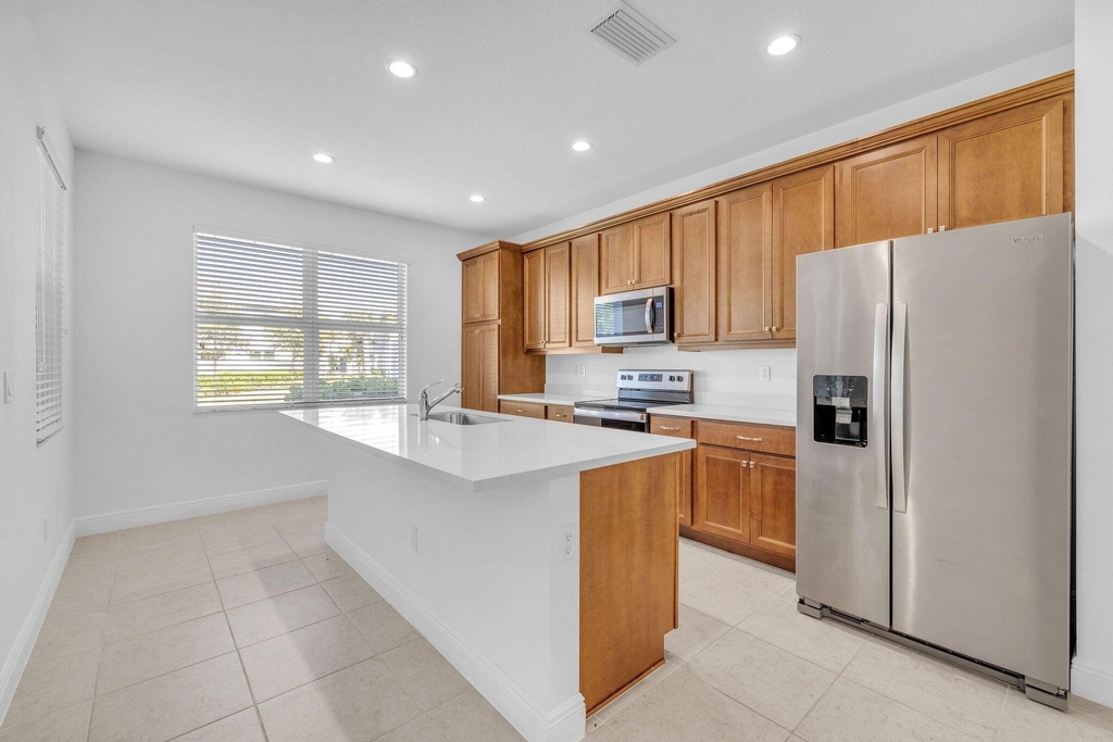 540 Sanderling Circle - Photo 1