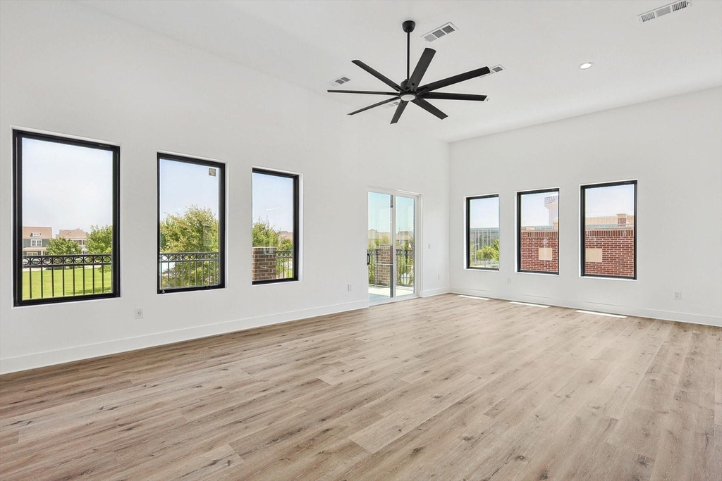 767 W Main Street - Photo 3
