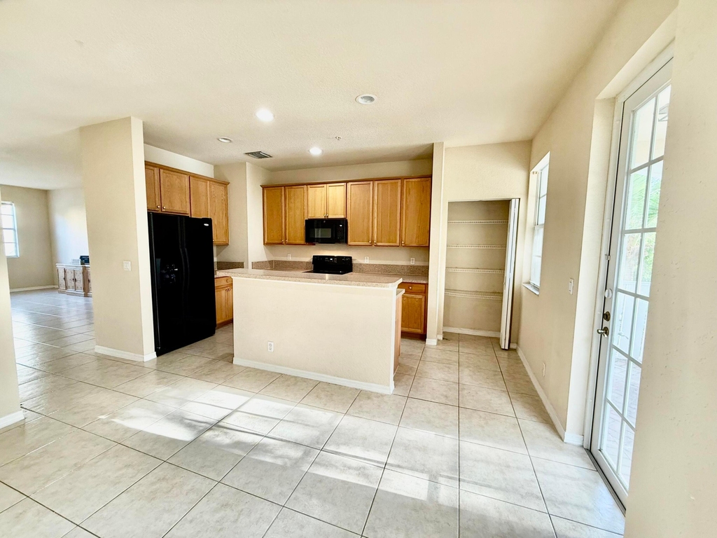 335 E Thatch Palm Circle - Photo 38