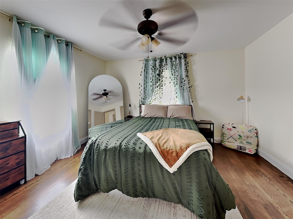 4705 Selkirk Drive - Photo 5