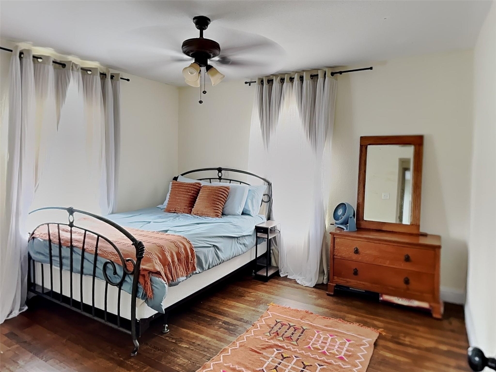 4705 Selkirk Drive - Photo 12