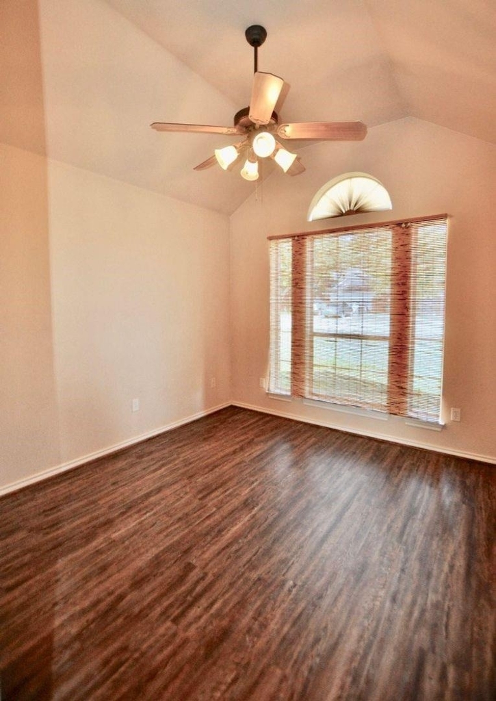 1838 Laura Street - Photo 6