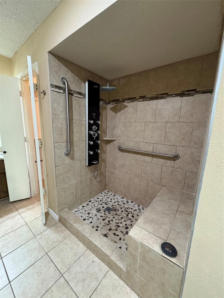 1025 Cloverdale Lane - Photo 19