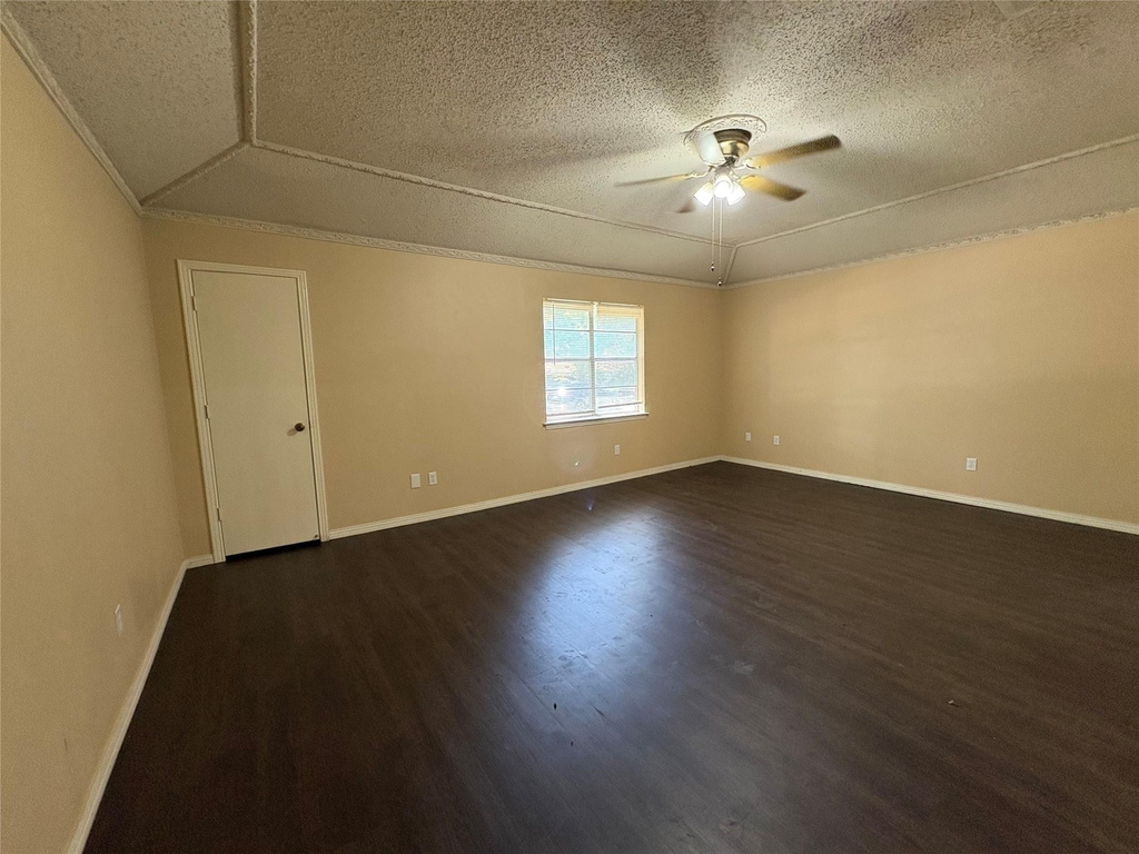 1025 Cloverdale Lane - Photo 16