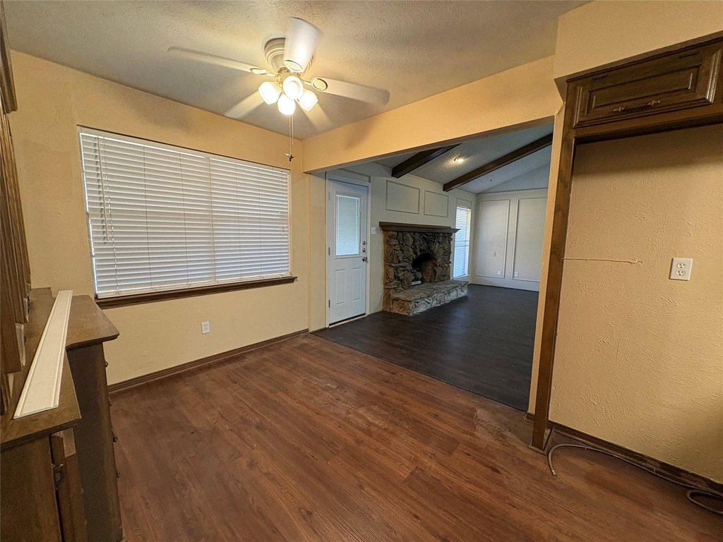 1025 Cloverdale Lane - Photo 4