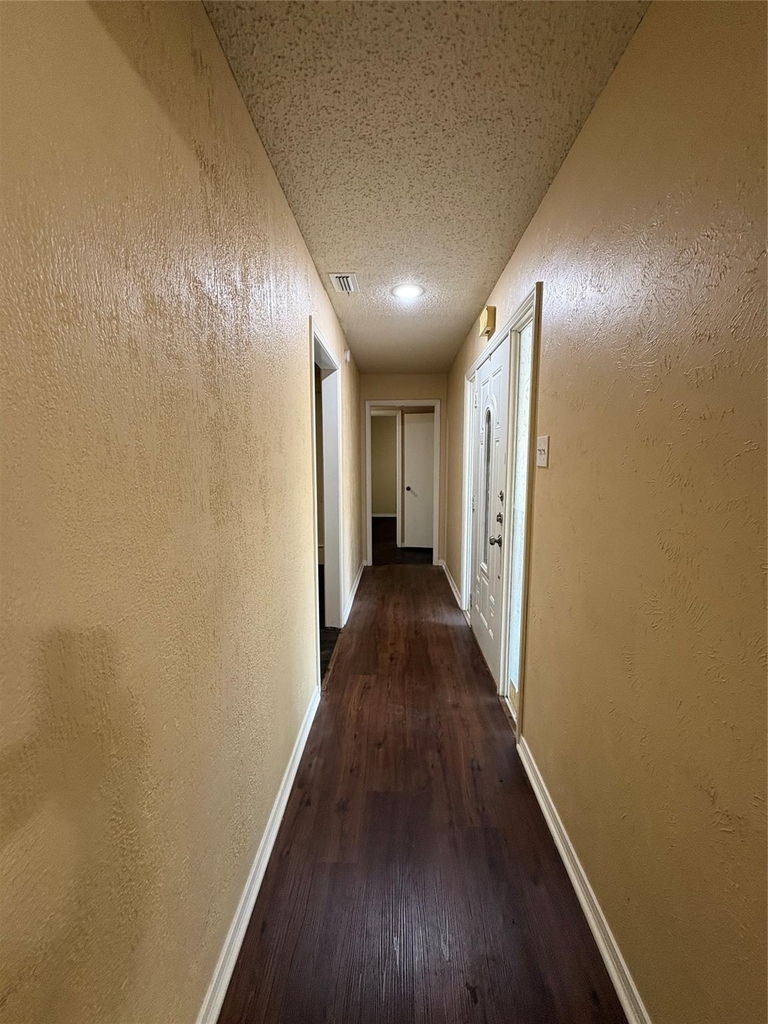 1025 Cloverdale Lane - Photo 9