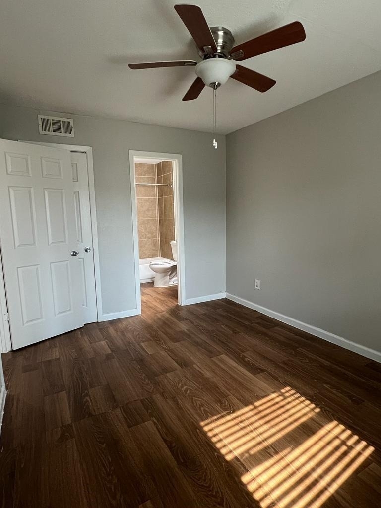 2429 Parkside - Photo 4