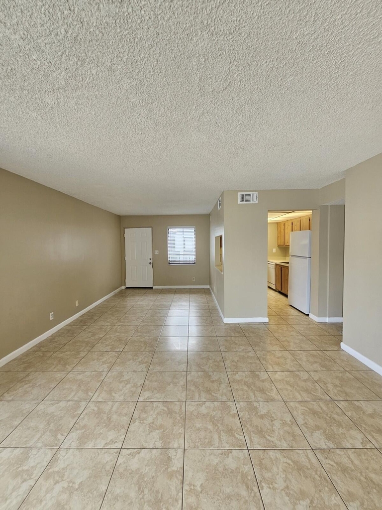 1850 N Congress Avenue - Photo 2