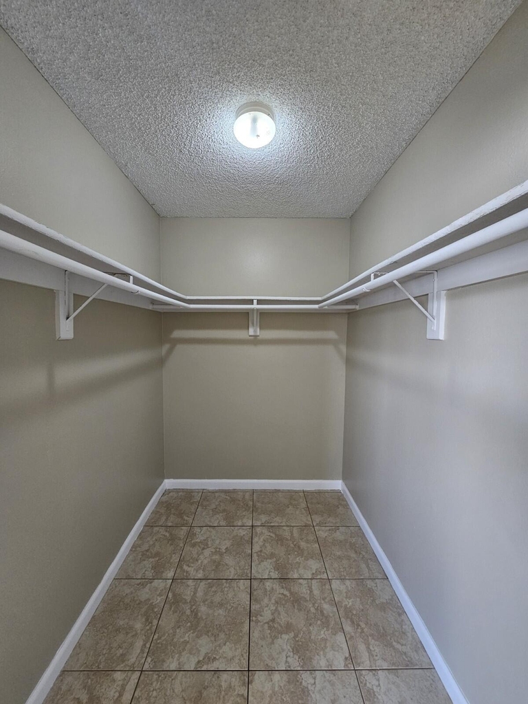 1850 N Congress Avenue - Photo 10