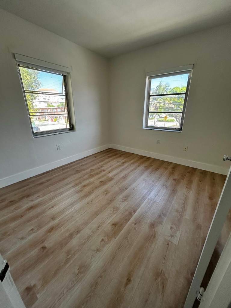 3591 Sw 10th Street - Photo 5
