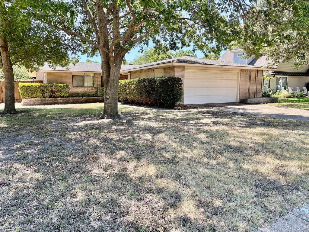801 Kingswood Avenue - Photo 0