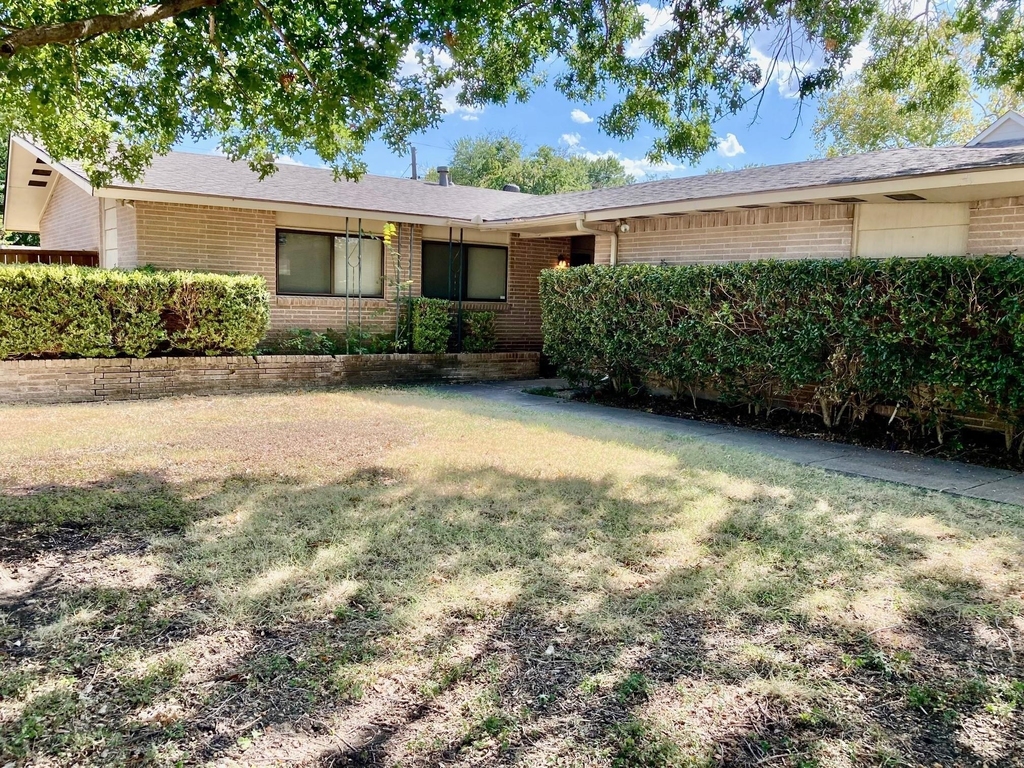 801 Kingswood Avenue - Photo 1