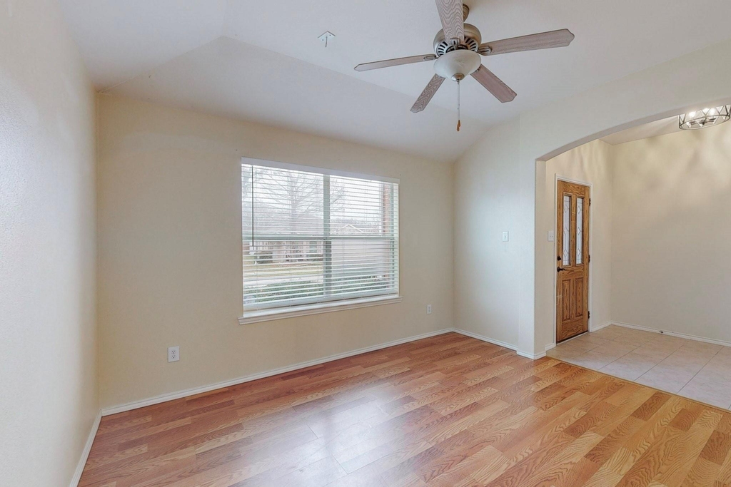 1065 Aviary Drive - Photo 5