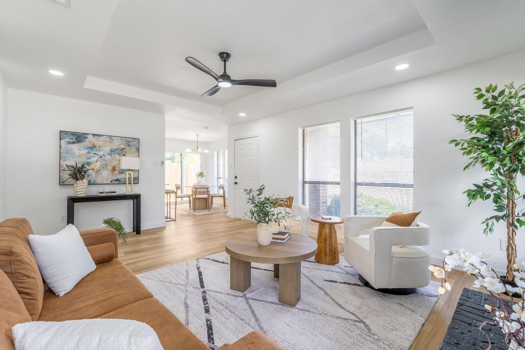 306 Bardfield Avenue - Photo 4