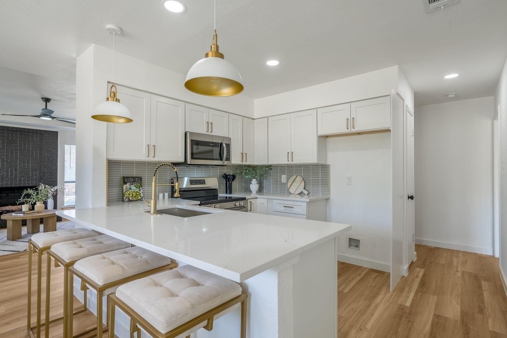 306 Bardfield Avenue - Photo 9