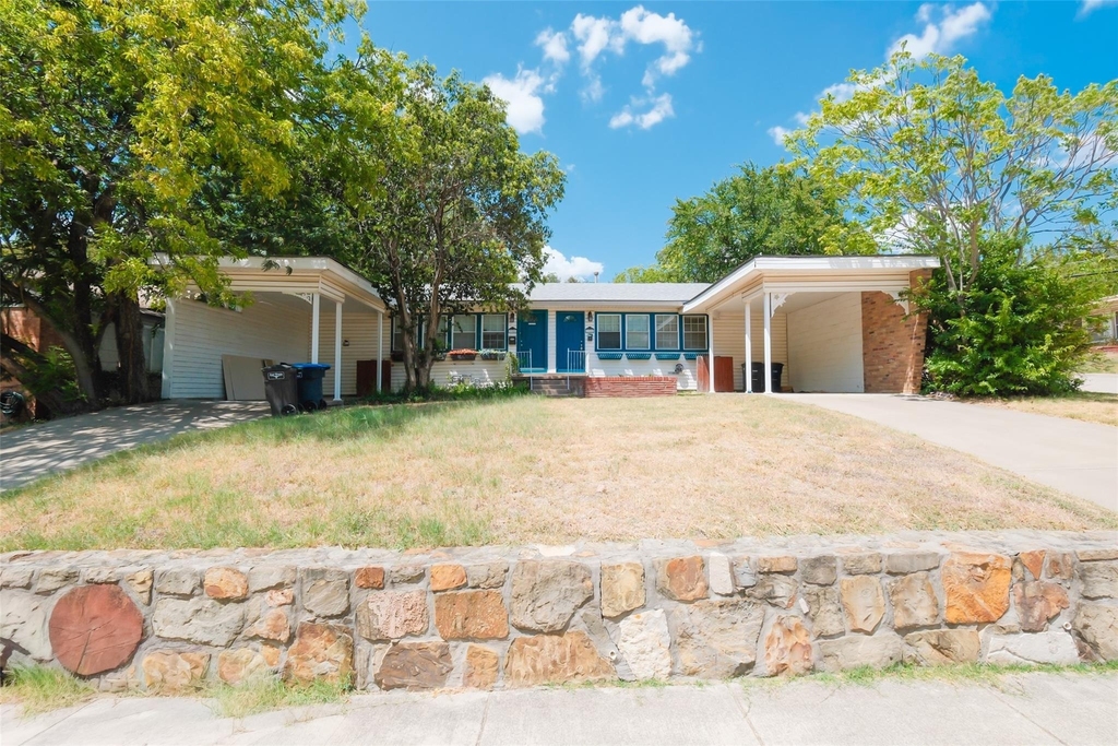 3900 Dexter Avenue - Photo 0
