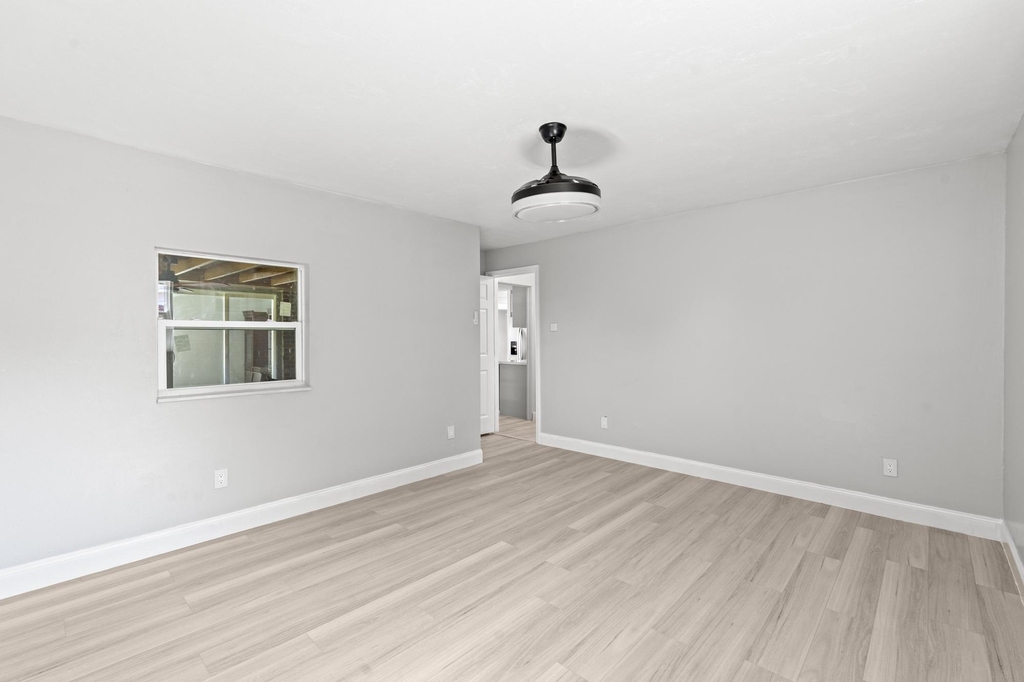534 E Del Monte Avenue - Photo 42