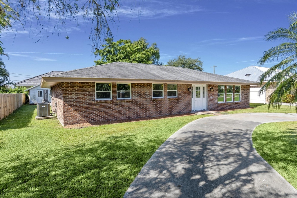 534 E Del Monte Avenue - Photo 45