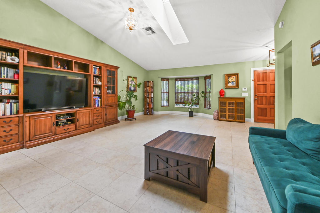 12369 157th Street N - Photo 6