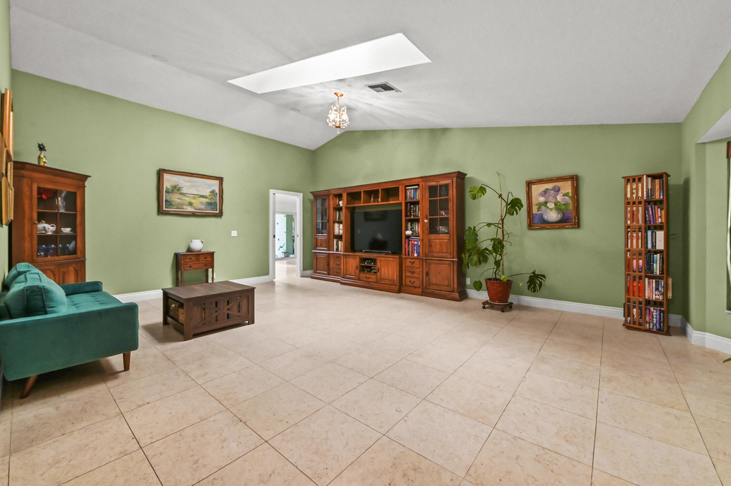 12369 157th Street N - Photo 5