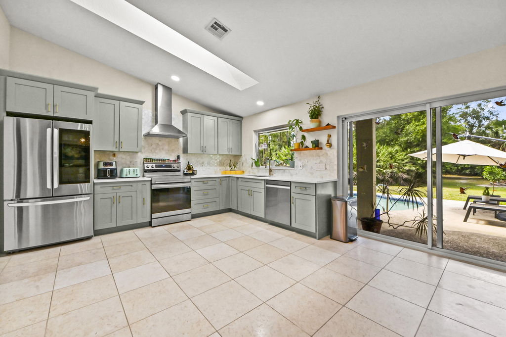 12369 157th Street N - Photo 8