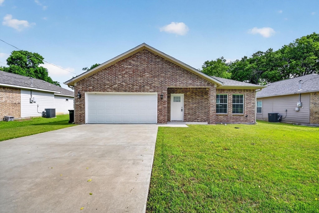 4404 Harris Street - Photo 0