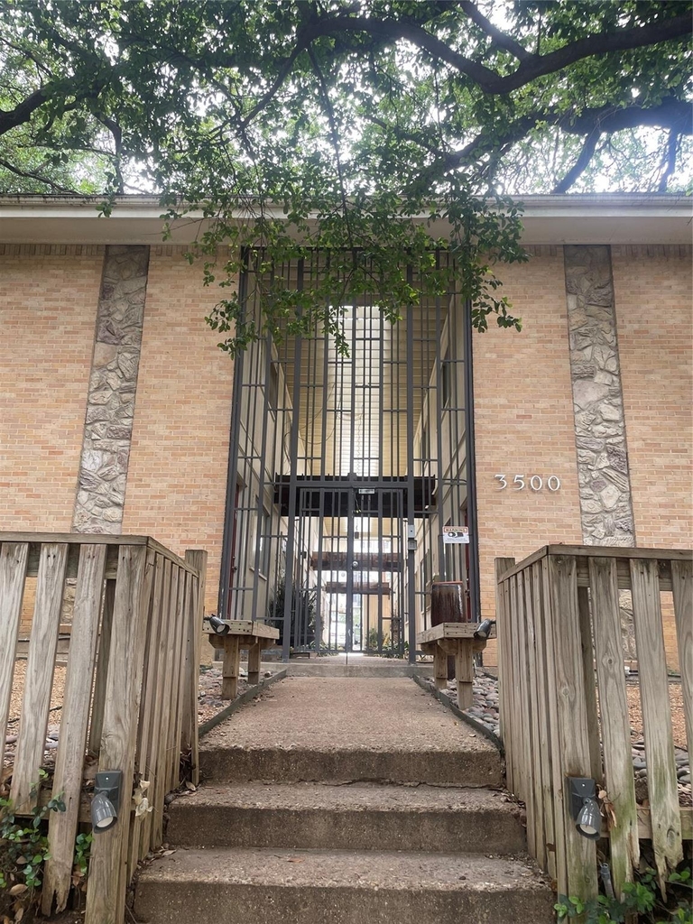 3500 Routh Street - Photo 0