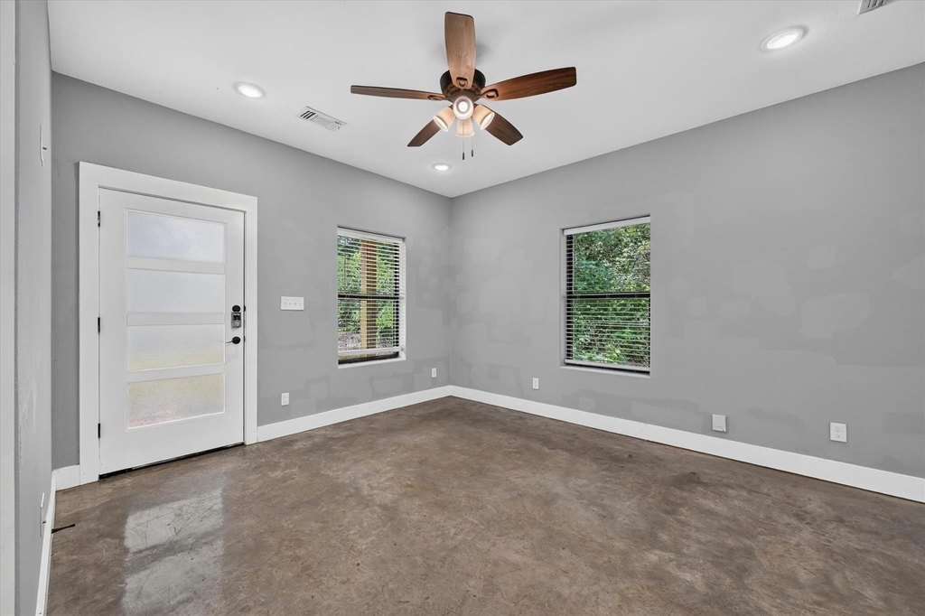 707 E Woodard Street - Photo 10