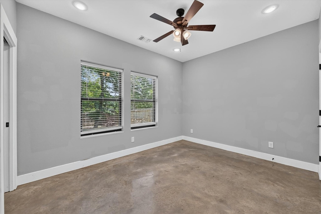 707 E Woodard Street - Photo 15