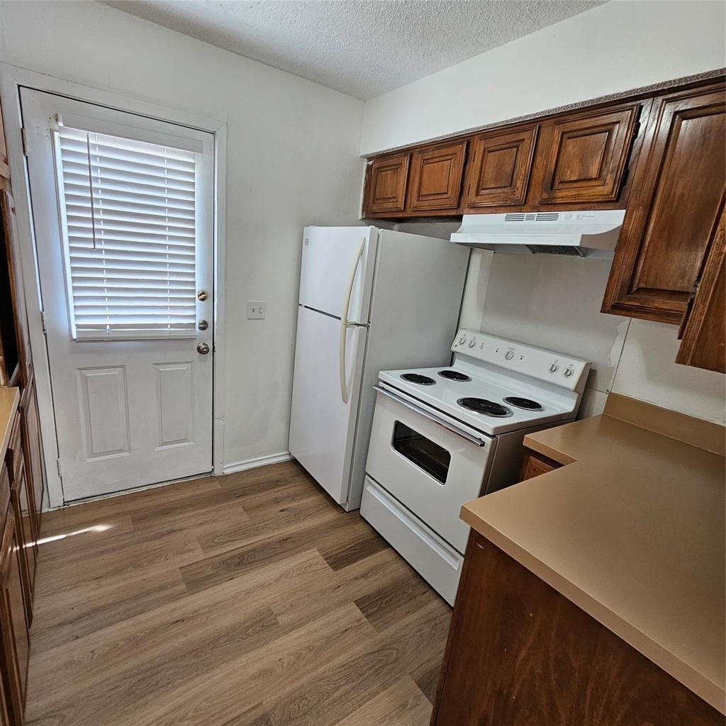 1400 Darr Street - Photo 3