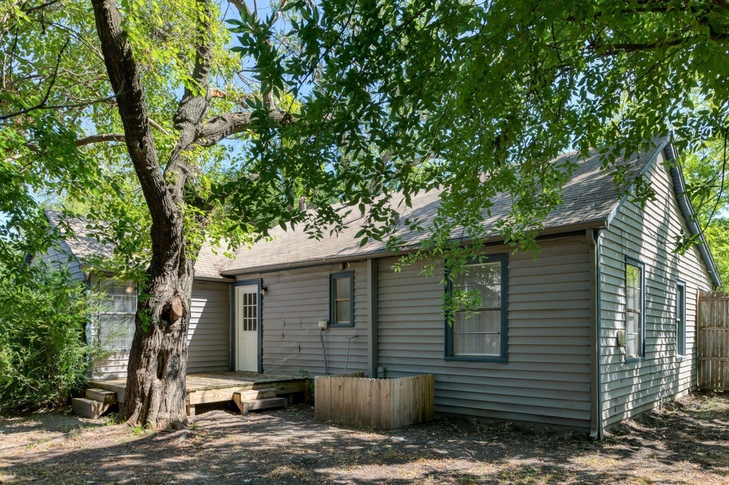 207 Hackberry Street - Photo 19