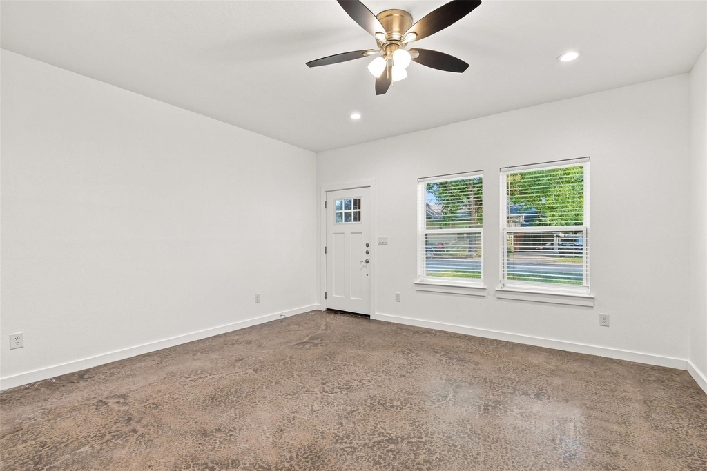 104 E Forest Avenue - Photo 7