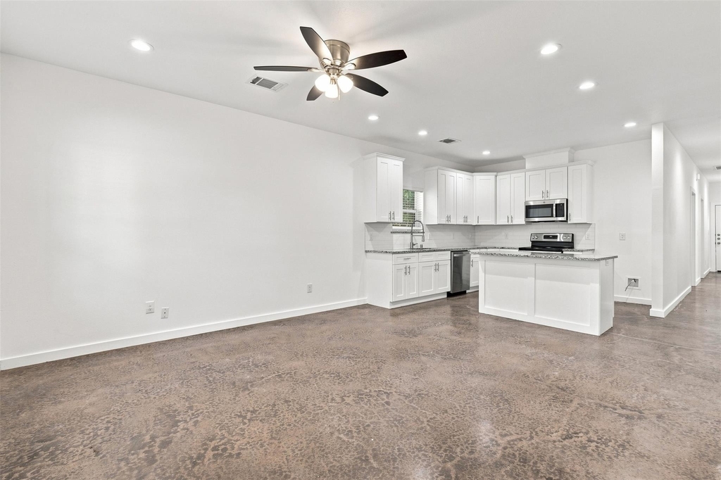 104 E Forest Avenue - Photo 1