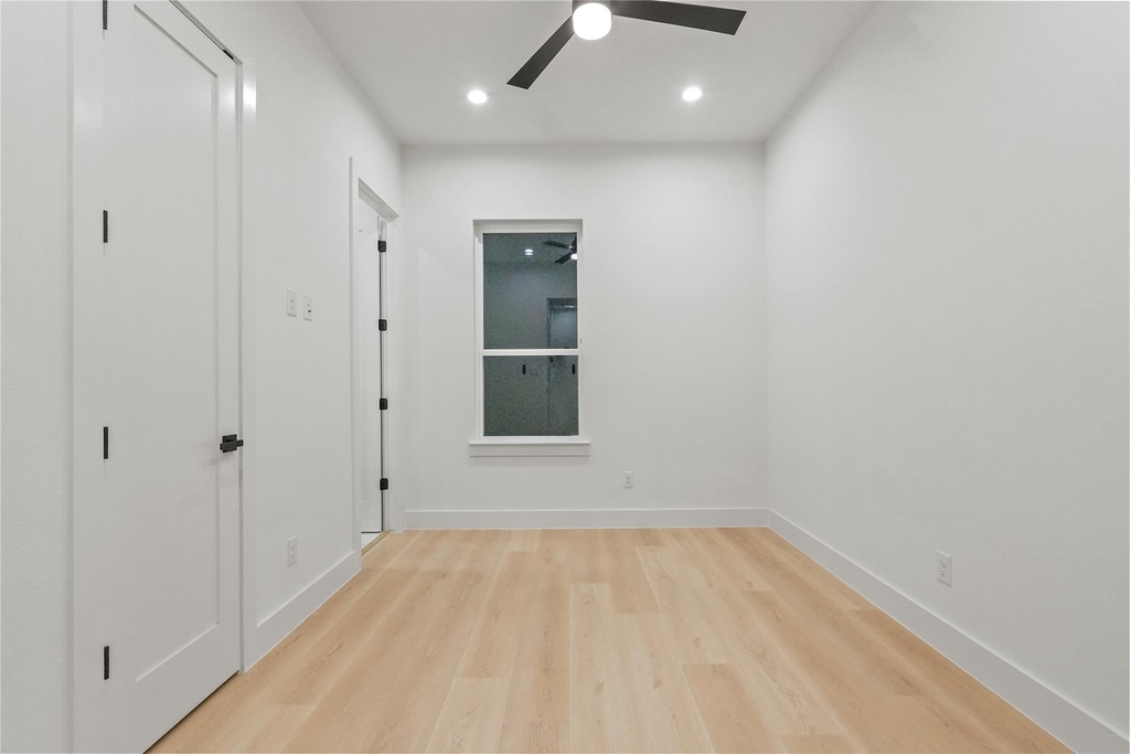 2031 N Prairie Avenue - Photo 13