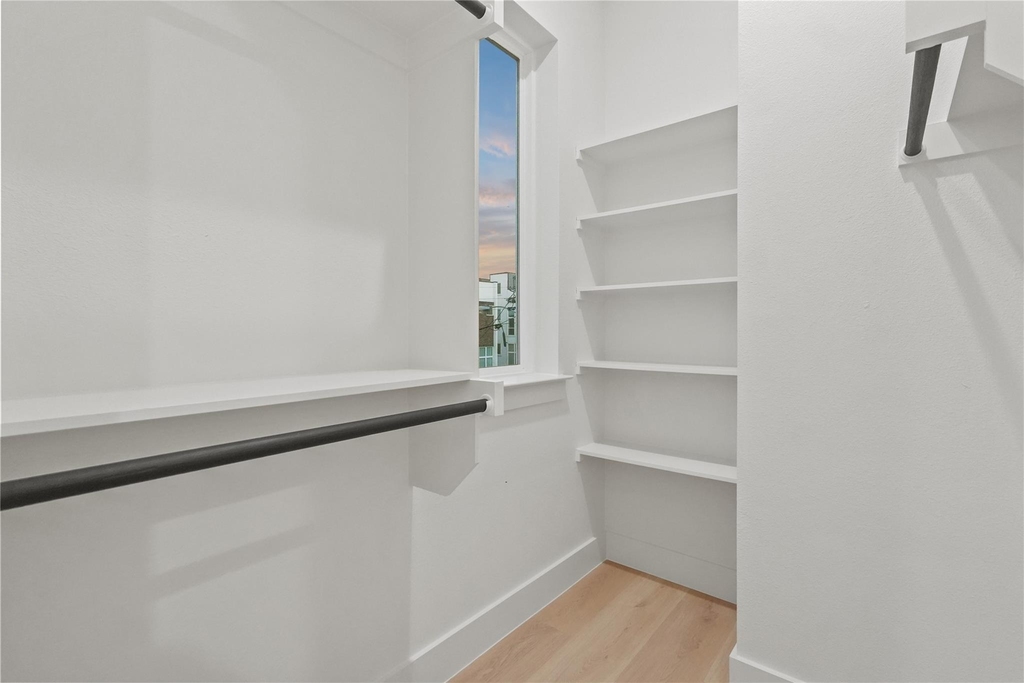 2031 N Prairie Avenue - Photo 18