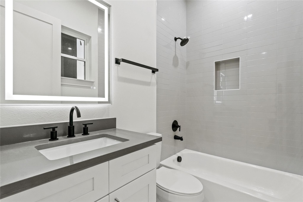 2031 N Prairie Avenue - Photo 14