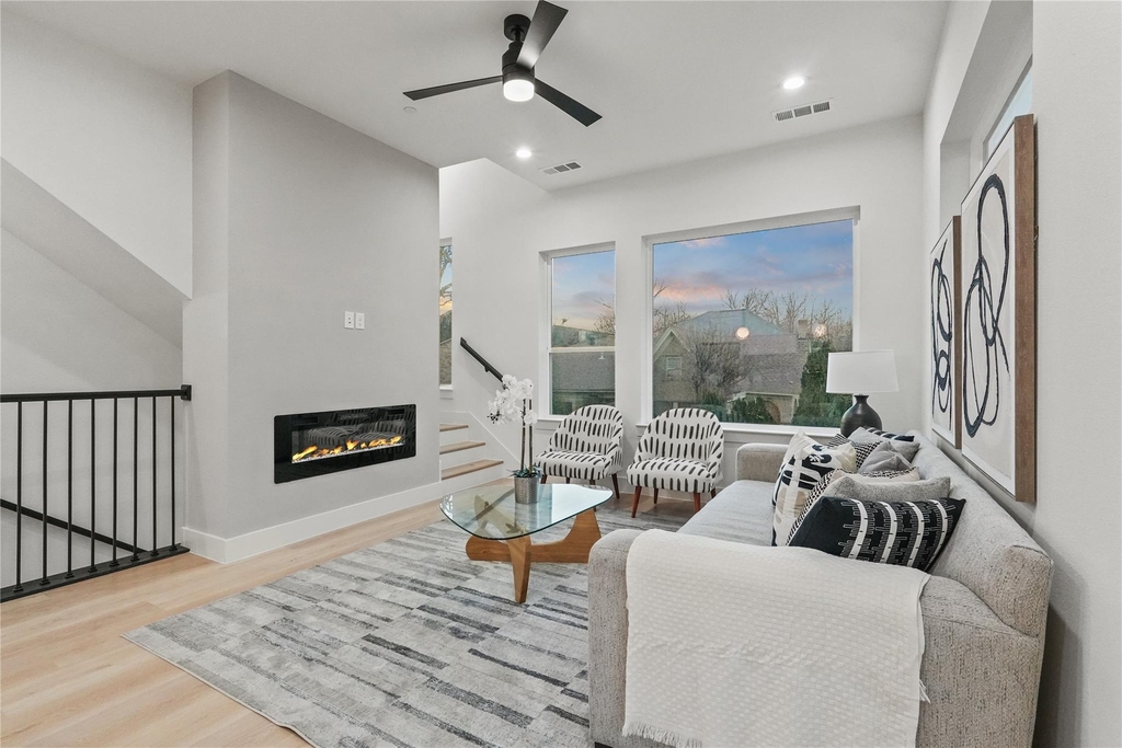 2031 N Prairie Avenue - Photo 6