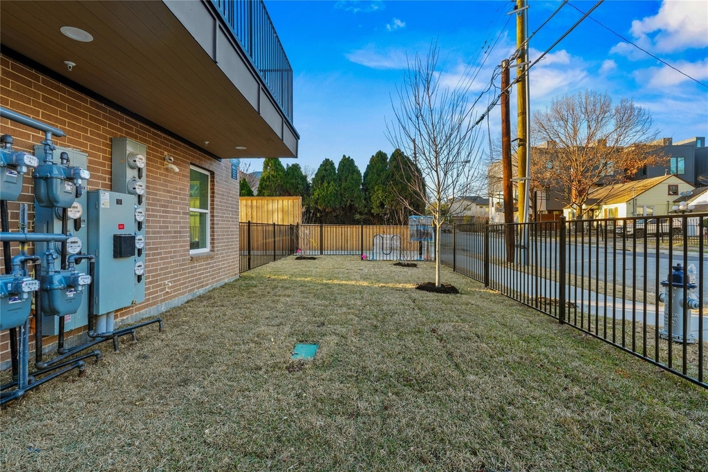2031 N Prairie Avenue - Photo 4